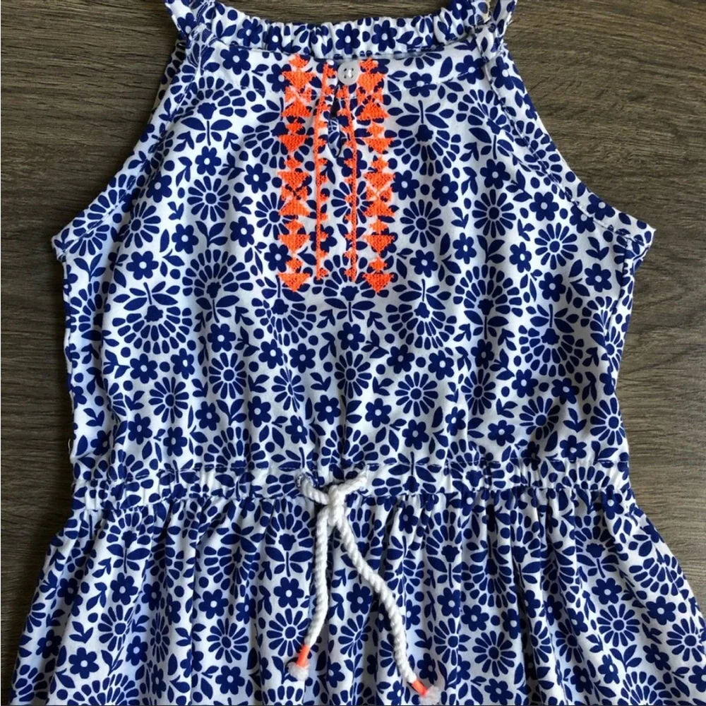 Carter’s long dress.